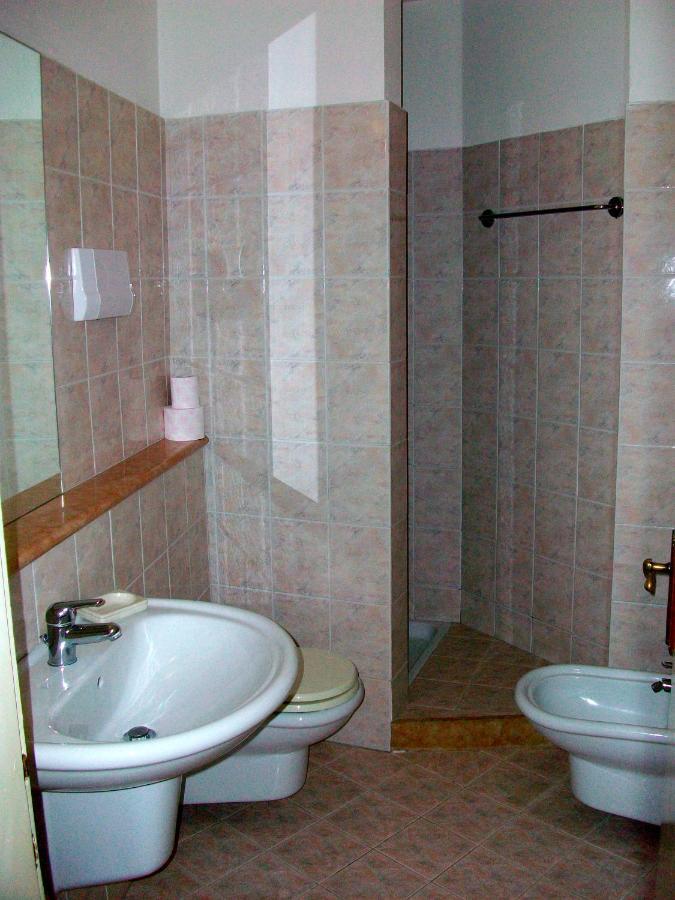Hotel La Romantica Манерба-дель-Гарда Екстер'єр фото