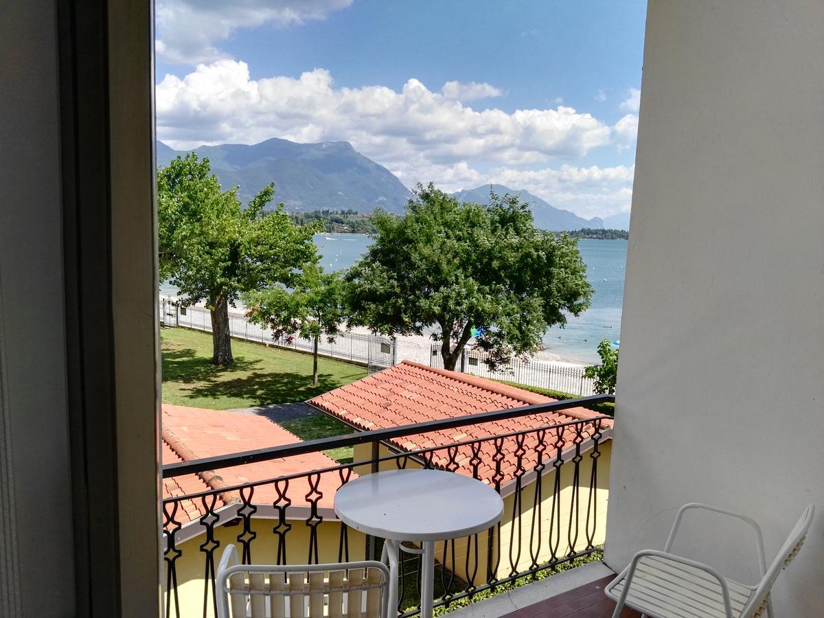 Hotel La Romantica Манерба-дель-Гарда Екстер'єр фото