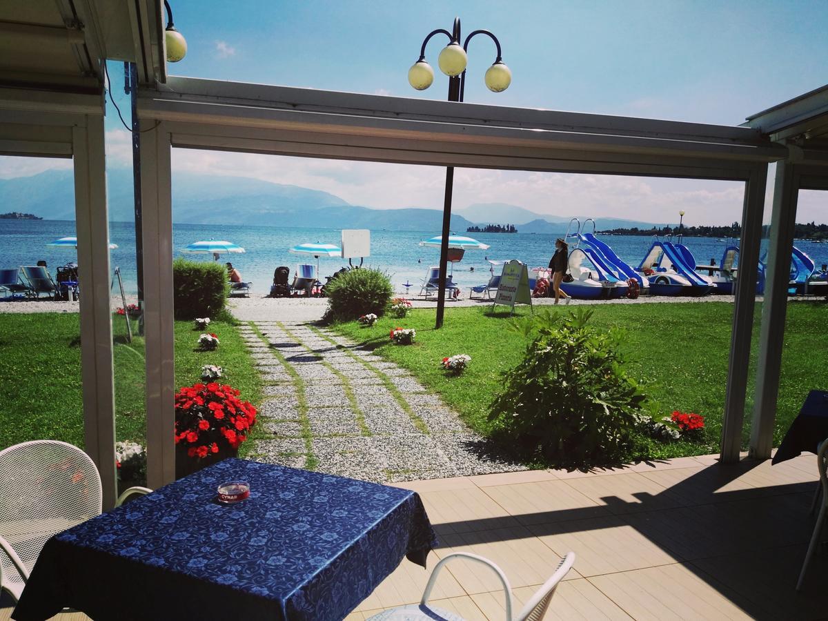 Hotel La Romantica Манерба-дель-Гарда Екстер'єр фото
