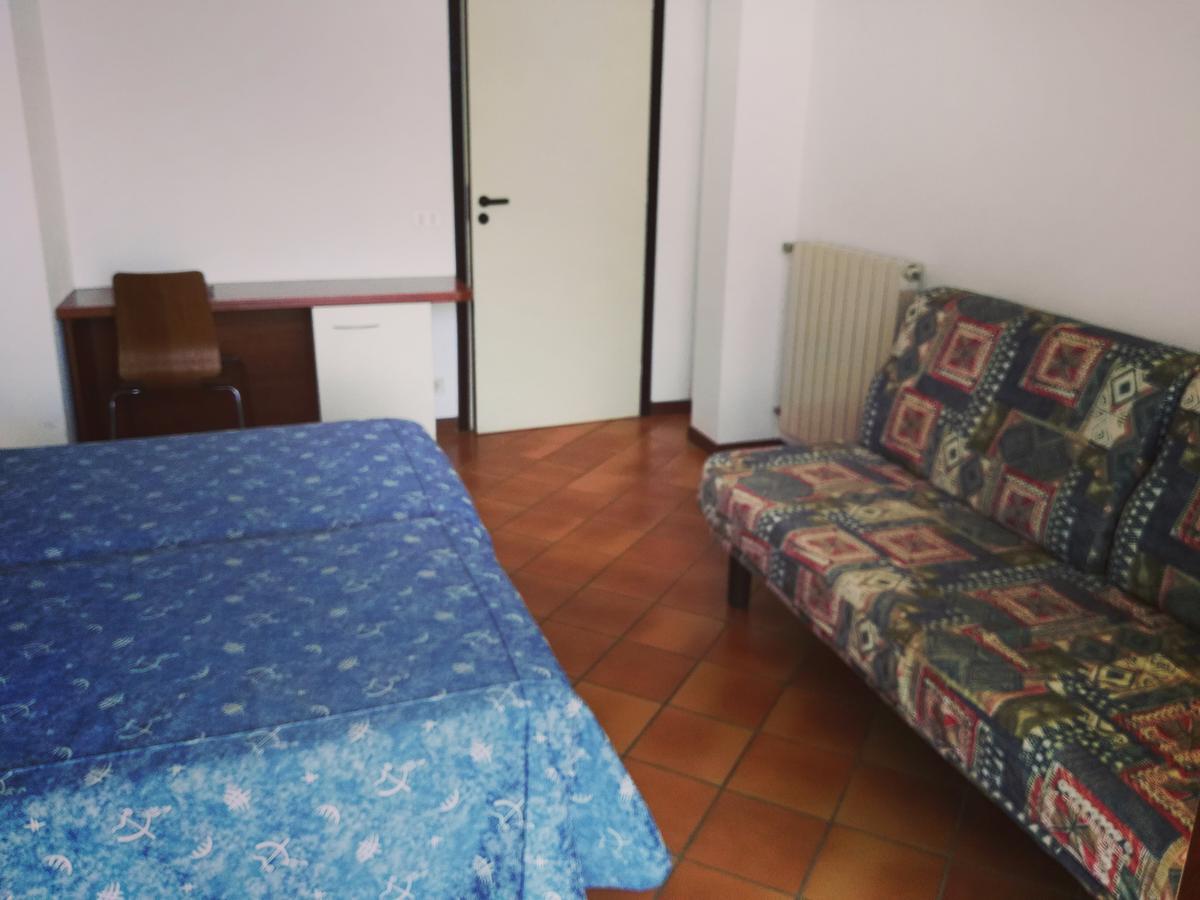 Hotel La Romantica Манерба-дель-Гарда Екстер'єр фото